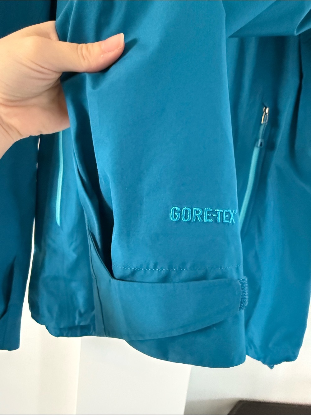 Patagonia Women’s Pilot Jacket GoreTex - Picture 5 of 11